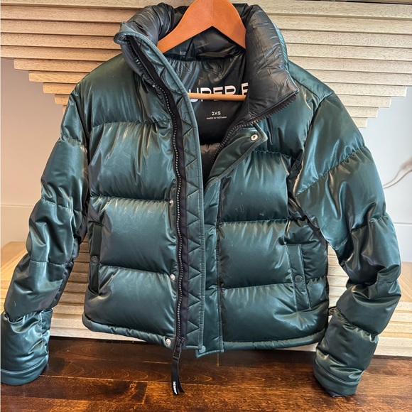 High shine green Super Puff Aritzia puffer 2XS - Picture 11 of 11